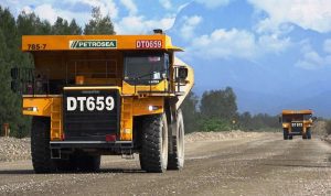 Saham PTRO terkoreksi tajam hingga 5,96 persen di tengah pengumuman restrukturisasi internal senilai Rp2,55 miliar